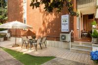 GUEST HOUSE MAGNOLIA, Centro-Nord di Roma - Stadio Olimpico, Foro Italico, Policlinico Gemelli, Università Cattolica, Musei Vaticani, San Pietro - Parcheggio Gratuito - Servizio Navetta Aeroportuale su Richiesta - Chambres d'hôtes Rome