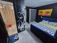 Une chambre,salon,cuisine à Port-Bouet cité SiPiM aéroport - Ferienwohnung Abidjan