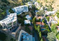 Luxury Hollywood Hills Retreat with Private Rooftop & Scenic City Views! - B&B Los Angeles