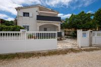 Apartments with parking space Vir - Lozice, Vir - 25367 - B&B Vir
