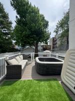 2 bedroom apt , patio , jacuzzi, 20 min drive to NY - Chambres d'hôtes North Bergen
