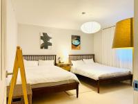 1 Min to Subway , 3 Queen Beds , Up to 6 Guests , Seoul Center - B&B Seoul