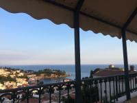 Appartamento con 1 Camera da Letto, Balcone e Vista Mare