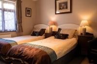 Twin Room with Shared Bathroom