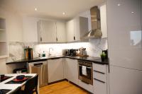 New Apartment with Terrace, Easy & Fast Access to Central London - B&B Londra