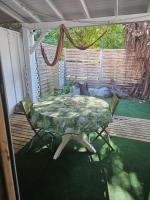 Petite maison mitoyenne T2 avec jardin à concordia - B&B Marigot