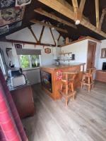 Angies Den - hot tub & views - B&B Llanasa