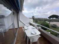 Studio Cabine Climatisé 4 Pers - Port Camargue avec Parking - FR-1-731-130 - Chambres d'hôtes Le Grau-du-Roi