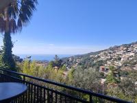 Villa Serra Brava mt Gemeinschatspool, 3 Apartments - Ferienwohnung Lloret de Mar