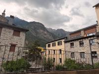 Aneto Home - Bed and Breakfast Benasque