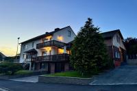 Großes Ferienhaus für 12 -17 Personen mit Whirlpool - Spielzimmer und Garten - Chambres d'hôtes Herbstein