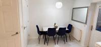 Modern Family Home, Free Parking, Garden - Chambres d'hôtes Peterborough