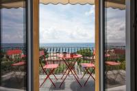 Panoramic Sea View Apartment near the Beach - B&B Bogliasco
