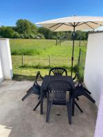 Studio de plein pied avec terrasse - Bed and Breakfast Joncherey