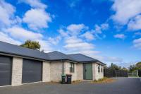 Spacious Hornby Home Sleeps 8 Garage & Yard - B&B Christchurch