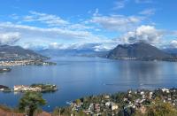 Lake view of Stresa in a villa in Someraro - Bed and Breakfast Levo