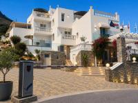 JR Villas Asults Only in Korifi Chersonisos - Chambres d'hôtes Khersónisos