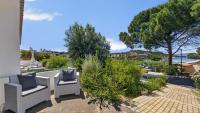 302 - terrazza sulla spiaggia di Baja Sardinia by Coral Property - Bed and Breakfast Baja Sardinia