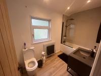 Modern home with stunning views - B&B Abertillery