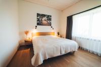 Room with king size bed