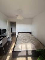 Ruhiges Design Apartment mit Balkon I 250 m zur NordArt - B&B Büdelsdorf