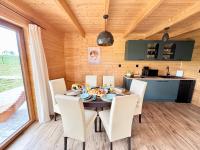 Noce i Dnie - Domki nad Jeziorem Salęt Mazury - B&B Popowo Salęckie