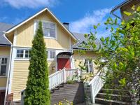 1908 Wooden house apartment - central Tammisaari - B&B Ekenäs
