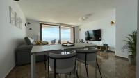 Large beachfront apartmen mediterranean views - B&B Alicante
