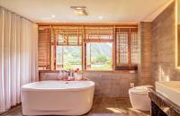Suite con bañera de hidromasaje - Cama extragrande