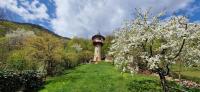 Veža na vlásku - B&B Háj