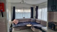Caravan Ingoldmells 2 mins walk to beach and fair - Chambres d'hôtes Ingoldmells