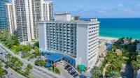 Renovated Beachfront Condo with Balcony - B&B Sunny Isles Beach