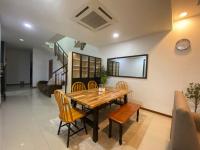 KLIA Transit RUMAH IRIS Sepang, 4Br4Baths Self CHECK In - Ferienwohnung Sepang