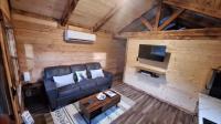 Micham's Clark Fork River Retreat - River Front, Mountain View, Fire Pit - Cabin 2 - B&B Superior