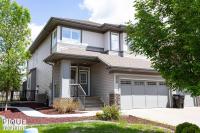 Bright Luxury Home-Hot Tub-Sunroom-King Bed-AC - B&B Edmonton