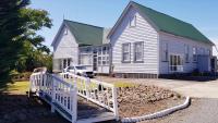 Two large Interconnecting Guest-Wing Apartments at WHARE KURA the 150-yr-old Aratapu School House - B&B Dargaville