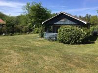 Cottage Near Idyllic Peaceful Sandy Beach - Chambres d'hôtes Rønne