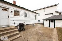 Casa LeBlanc - Latin Vibes - Sleep 4 - Netflix - Long Term - B&B Edmonton