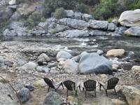Sequoia Haven - Whimsical, Fairy Tale Earth-Berm Riverfront - Bed and Breakfast Three Rivers
