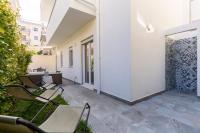 Hestia Luxury Garden Suite -Jacuzzi Near Beach - B&B Soverato