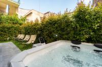 Hestia Luxury Garden Suite -Jacuzzi Near Beach - B&B Soverato