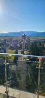 Estudio con vistas a las montañas