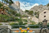 In the middle of the old town of Omis - B&B Omiš
