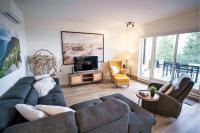 Terrace Condo with River View and Pool - B&B Baie-Saint-Paul