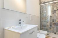 Madonnina Tower x 10 Central Spacious Apartment - Ferienwohnung Triest