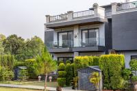 ELIVAAS Signature Aranya Library Villas With Private Pool, Sit-out Area, Common Lounge & Garden With Forest Views - Chambres d'hôtes Kotā Bāgh