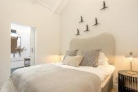 Champagne Apartment At the foot of wine route - B&B Hermanus
