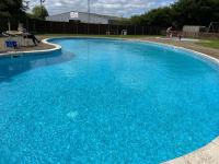 Renovated Broads Chalet, Pool and Clubhouse - Ferienwohnung Stalham