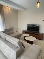 Cozy and modern apartment 20 minutes from the city-center - B&B Constantina
