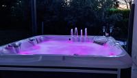 Havre de paix en Drôme villa moderne climatisée - jacuzzi "la maison d'à côté" prestations de qualité - B&B Chatuzange-le-Goubet